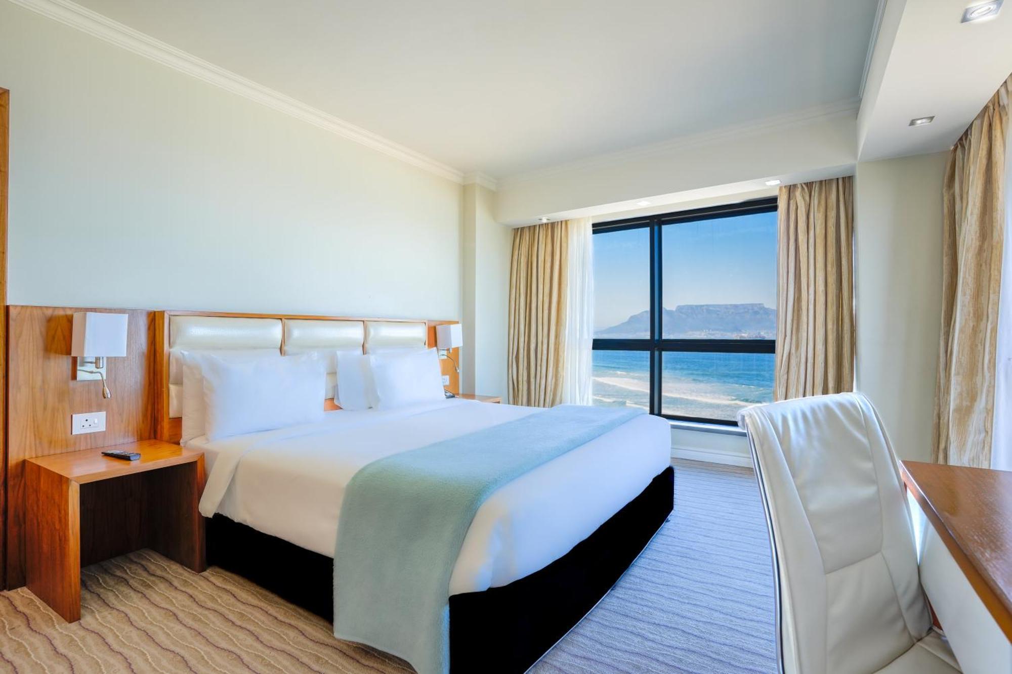Blaauwberg Beach Hotel Bloubergstrand Exterior foto